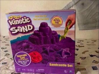 $ 10  Kinetic sand It’s have everything inside the box it all good condition only use it ones.
