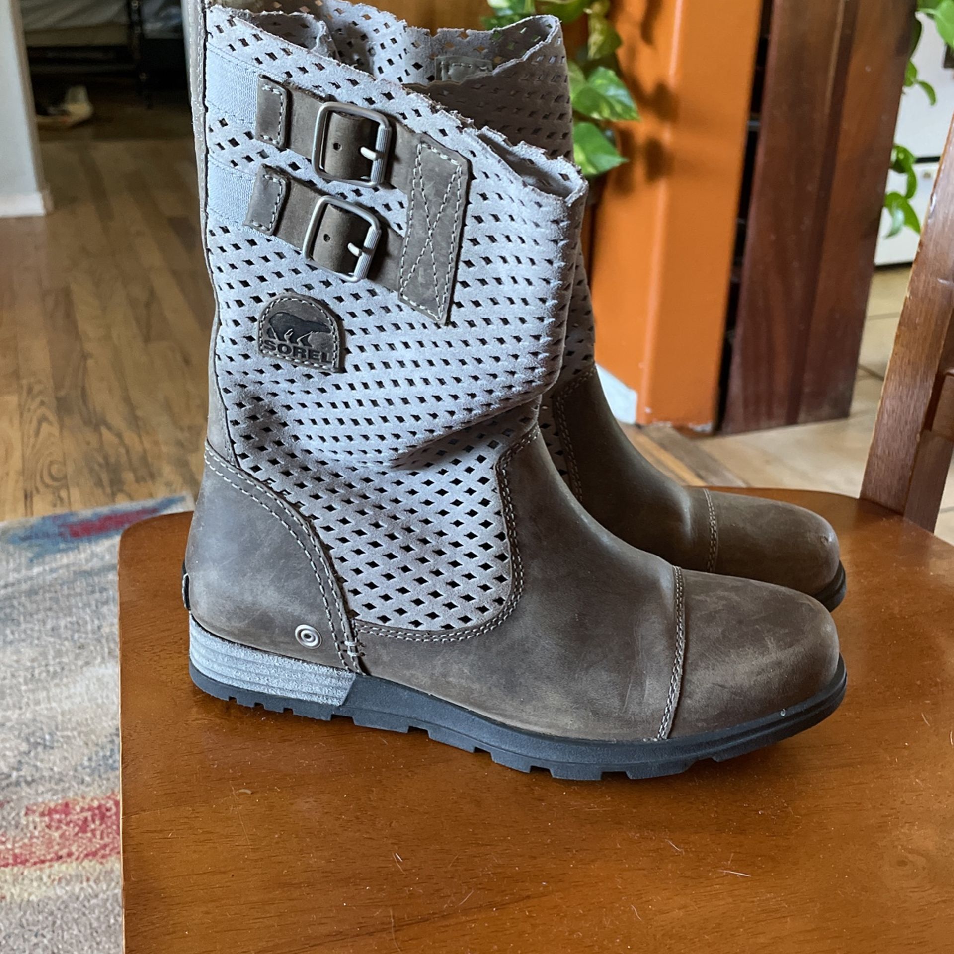 Sorel Woman’s Boots Size 8