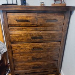 Gorgeous Dresser In Awesome Shape 