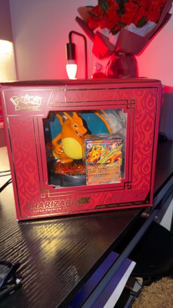 Charizard EX Super-Premium Collection Box