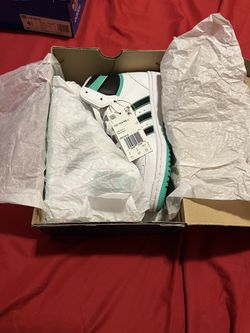 Top Ten Rb Shoes Size: 4.5 Color: Cloud White / Core Black / Hi-Res Green