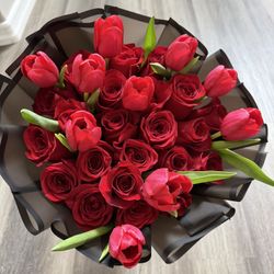 Rosas And Tulips Available Today 