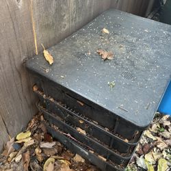 ⬛️Compost Bin⬛️