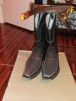 Botas