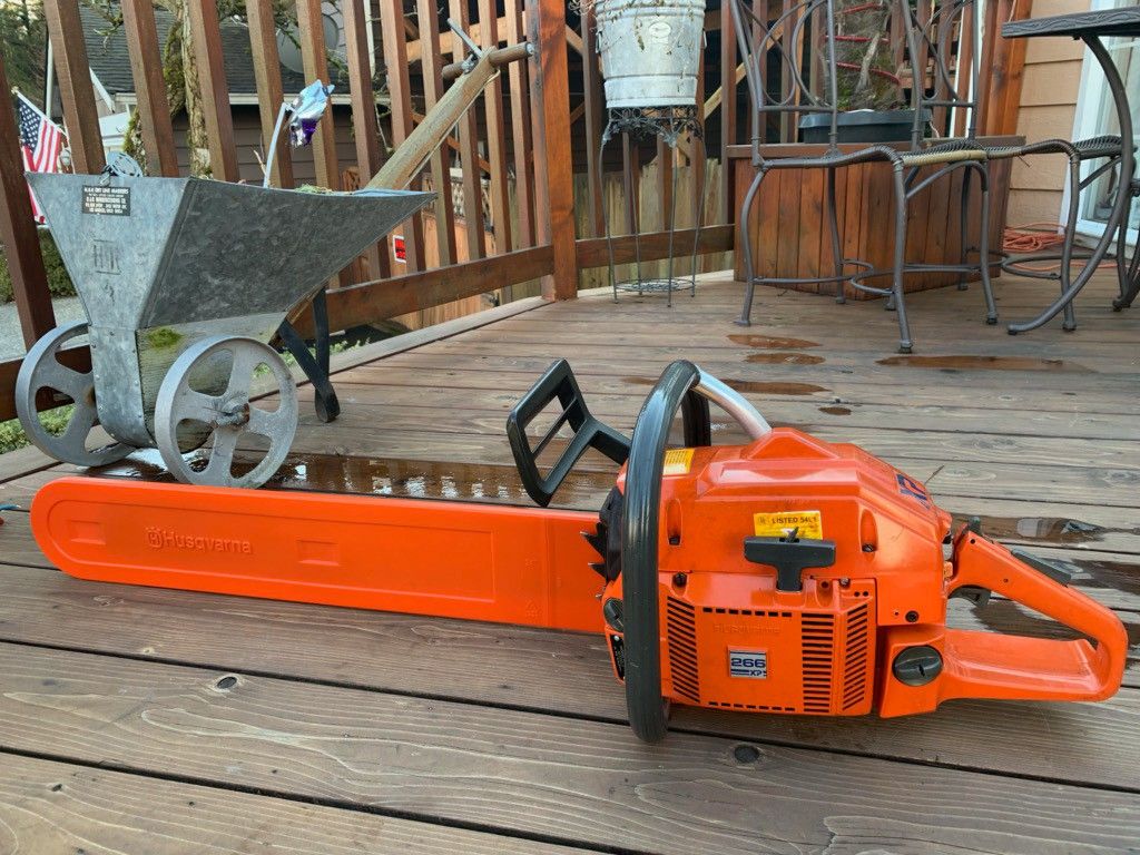 Husqvarna 266XP professional chainsaw 24” bar, with cover, great condition