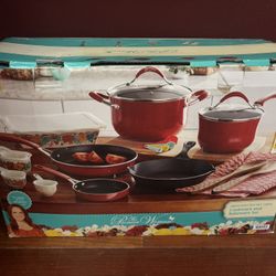 Cooke Ware And Bake Ware Set