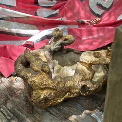 Nice Water Fountain Has Pump And It Lights Up 