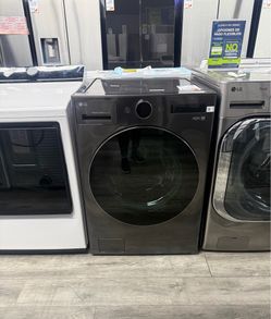 🔥 LG - 5.0 Cu. Ft. HE Smart Mega Capacity All-in-One Electric Washer/Dryer WashCombo with Steam and Ventless Inverter Heat Pump - Black Steel🔥