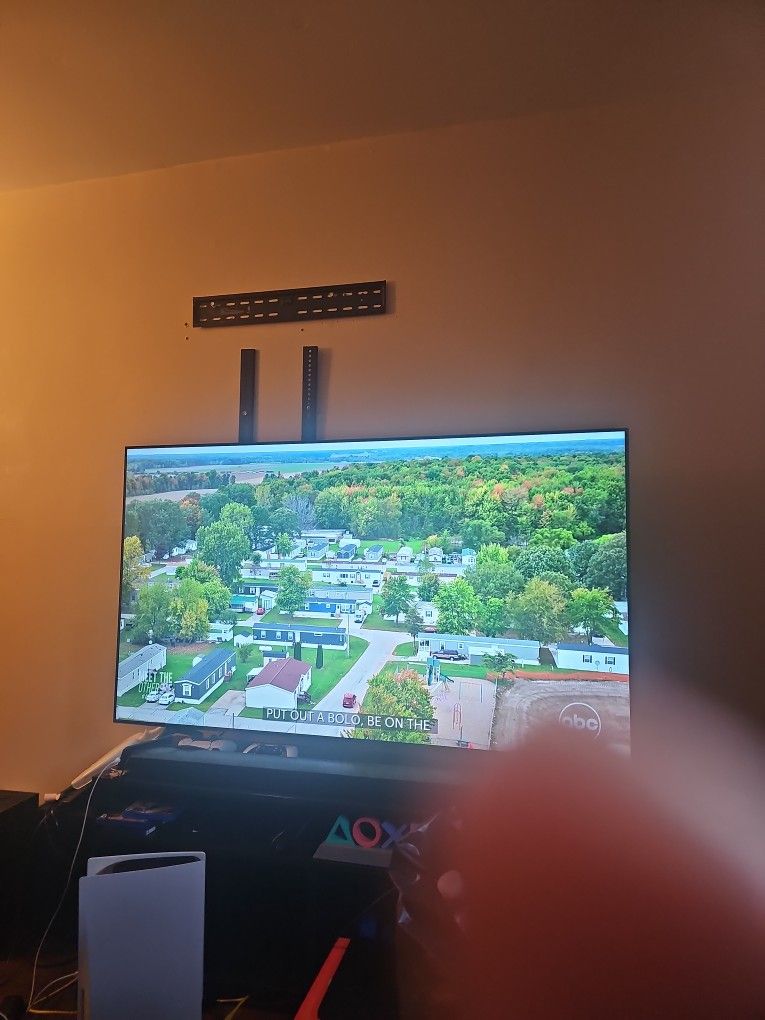 65 Inch Samsung TV Great Condition