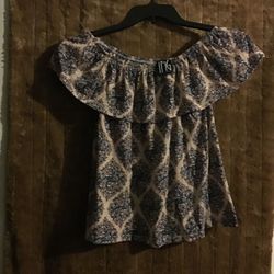 Shirt Says Xl . But Fits More Like a Med . Great Condition