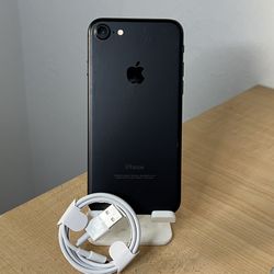 Apple iPhone 7 32GB Unlocked Black