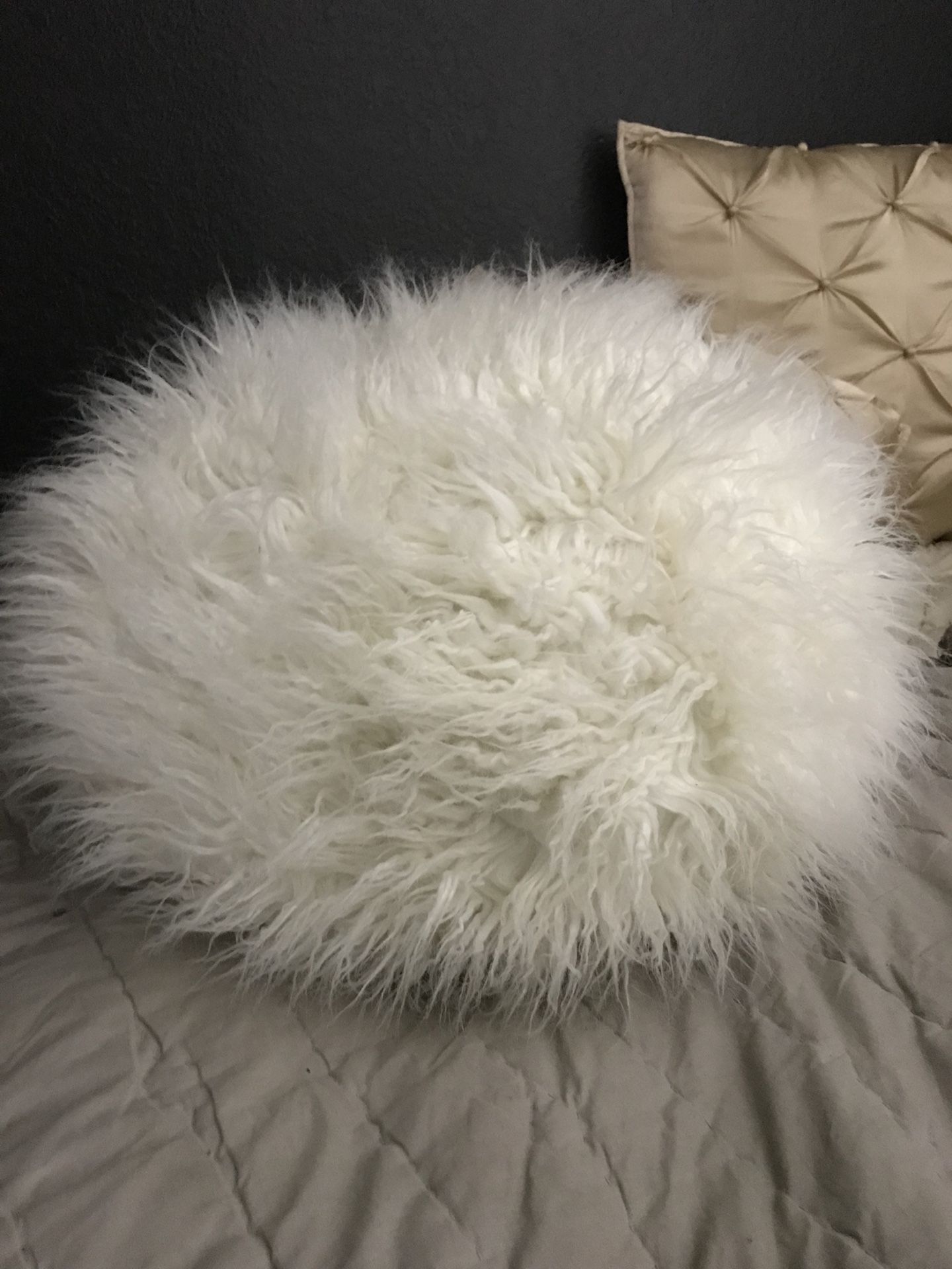 PIER 1 IMPORTS XL FUR BALL PILLOW IVORY BEDDING HOME DECOR ***LAST ONE**
