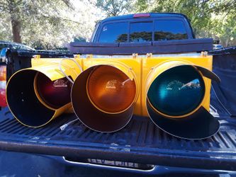 Traffic signal light