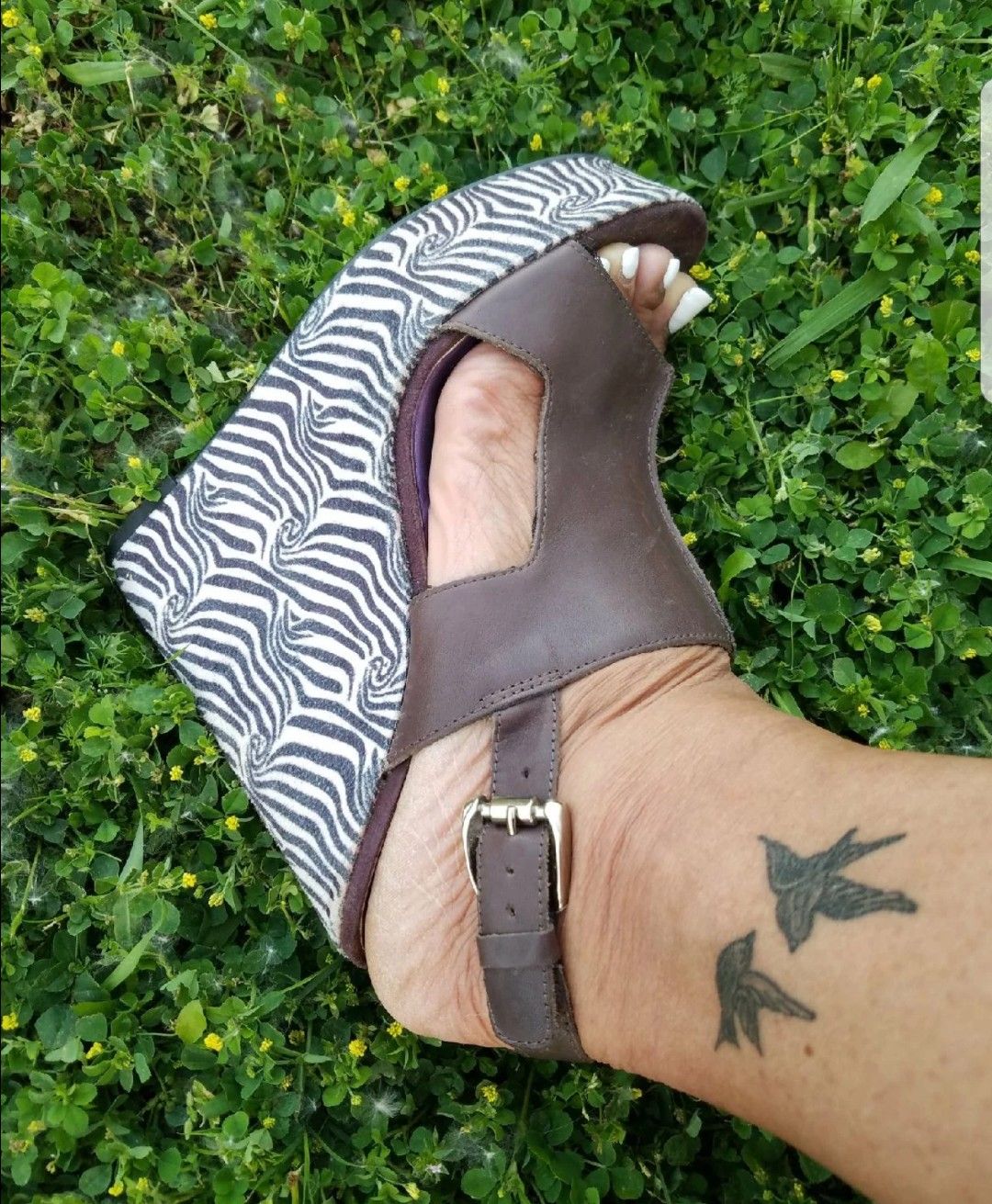 Carlos Santana Brown Wedges Size 8.5 M