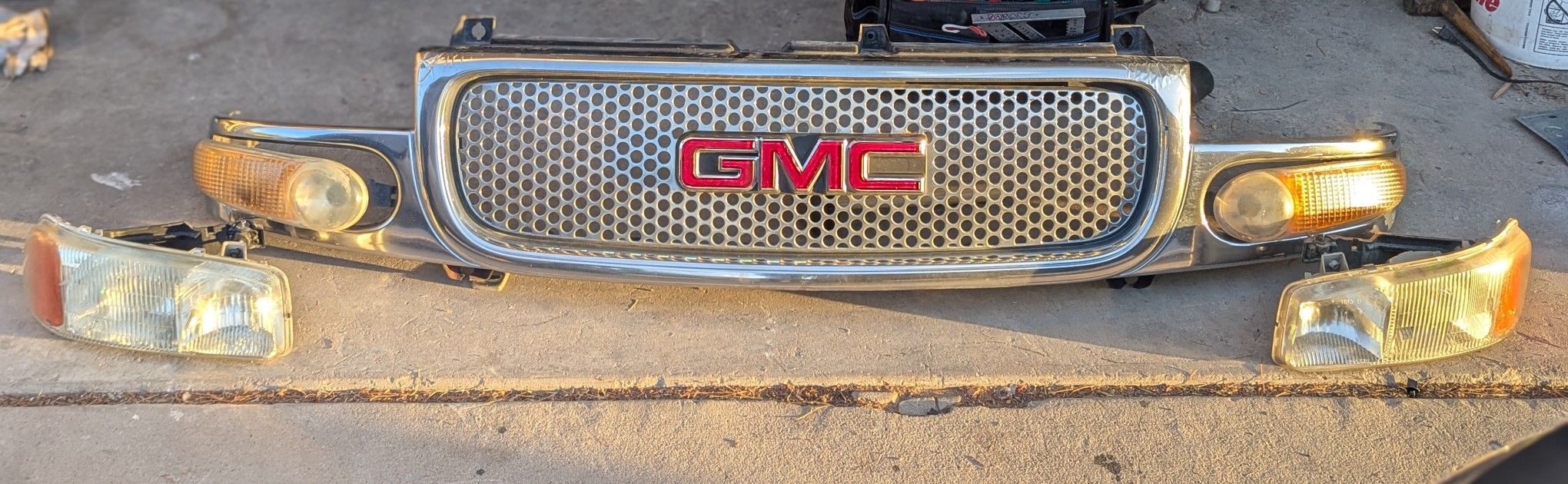 2004 Yukon Denali Grill & Headlights