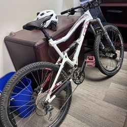 GT Sensor Full Suspension Mountain Bike