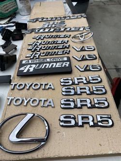 TOYOTA BADGES