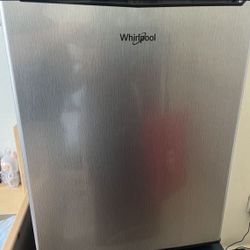 Whirlpool Mini Fridge 