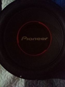 Never used  1400 watt max  12' pioneer speakers...