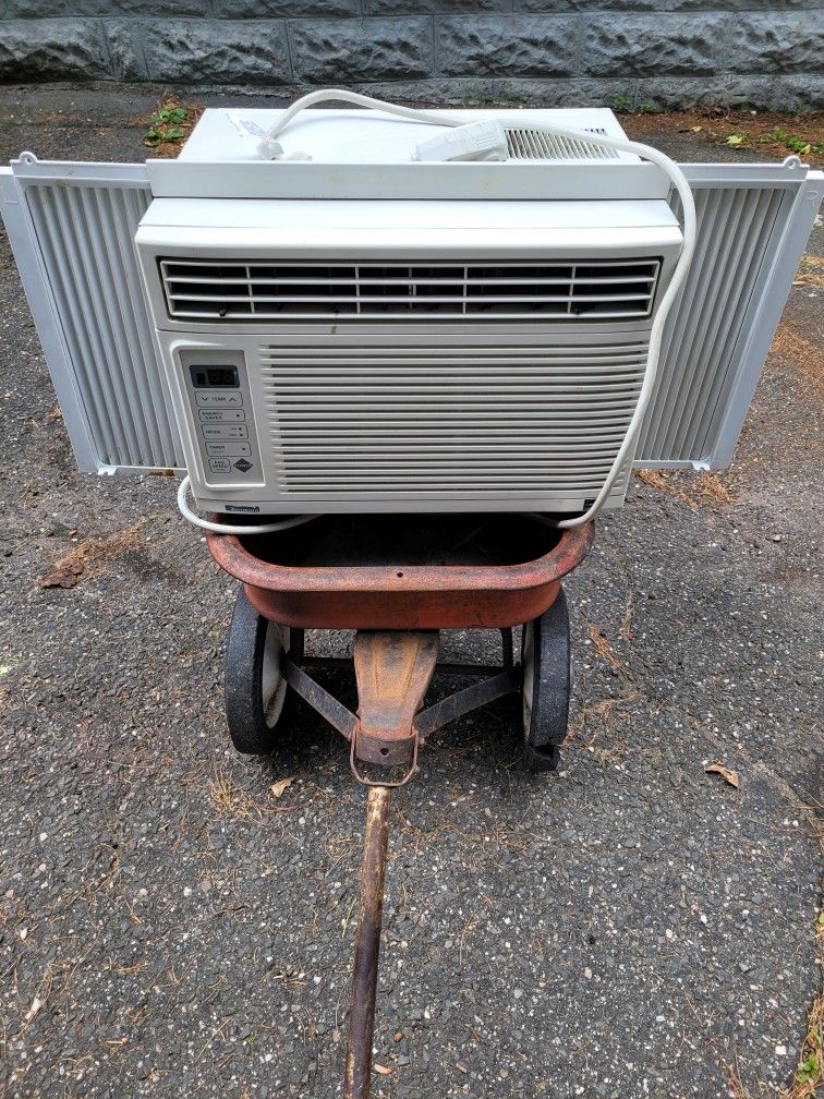 Air Conditioner Ice Cold Kenmore Very Clean
