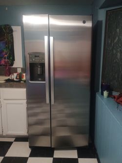 25.0 cu. ft. Side by Side Refrigerator in Fingerprint Resistant Stainless Steel, Standard