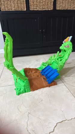 Hot Wheels Monster Truck Arena Smashers Playset