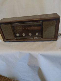 G.E Àm Fm Stereo Table Top Radio Very Nice 70s