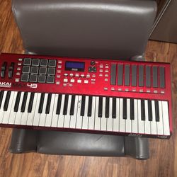 AKAI Professional MAX49 USB MIDI Keyboard Controller 49-Key