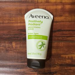 Aveeno Positively Radiant Brightening Scrub: For All Skin Types; 5 oz