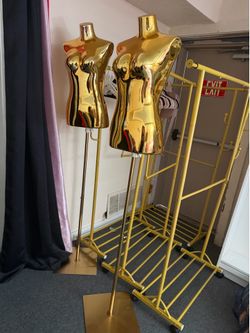 Stand gold $25.       Compra los 4x$80