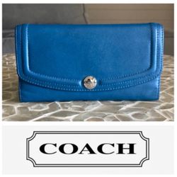 Coach Large Hampton Trifold Wallet in blue