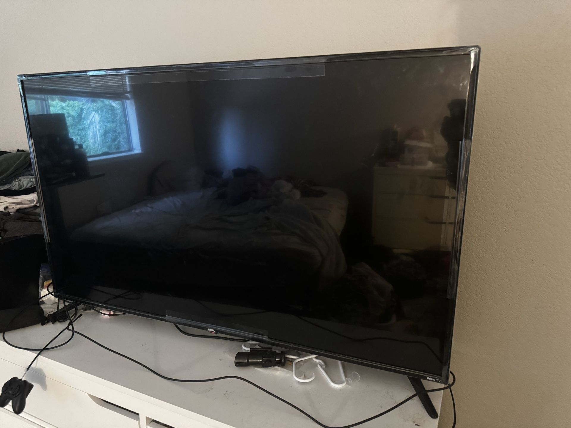 50 Inch ONN Roku TV