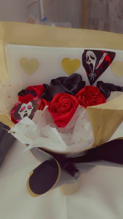 GHOST FACE BOUQUET