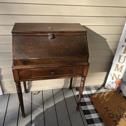 Antique Radiola/cabinet 