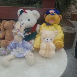 STUFF ANIMALS  MEDIUM AND LARGE