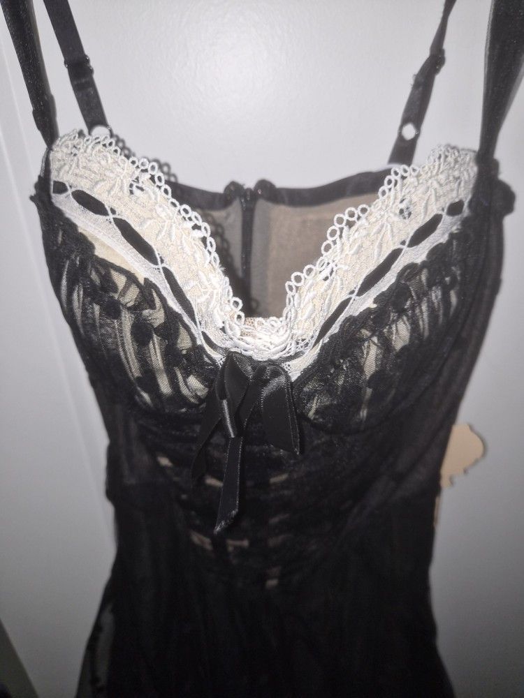 LACEMADE BLACK LACE GOWN - SMALL