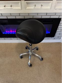LIKE NEW**Antlu Black Saddle Stool Rolling Chair