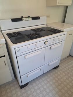 Vintage gas stove