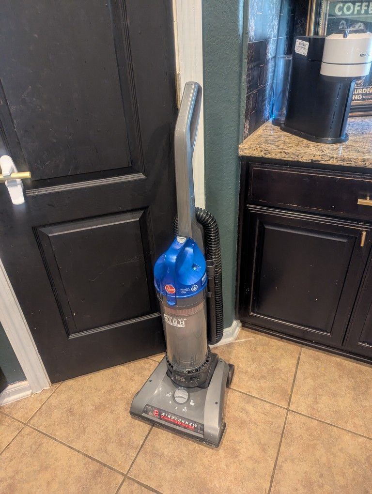 Hoover WindTunnel Upright Vacuum Cleaner