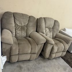 Recliner Chairs X 2 Pieces 