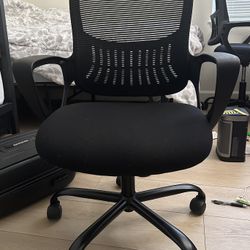 Desk Chair w/ Wheels
