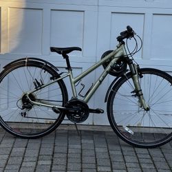 GT Transeo City Bike, Size Small