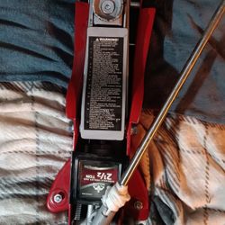 Jack Boss 2 1/2 Ton Floor Jack 