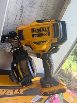Dewalt roofing nailer with battery and charger