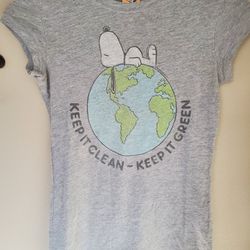 Keep It Clean Keep It Green Snoopy T-shirt - Womens XS