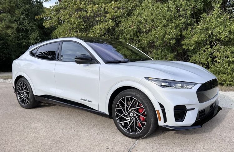 2022 mach e gt