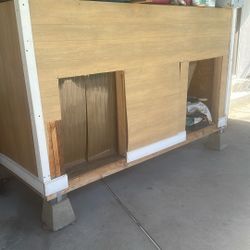 Extra Large Dog House 2 Doors With A/C