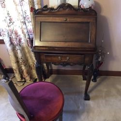 Vintage Desk And Chair EXCELLENT CONDITION !