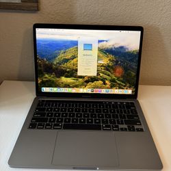 2020 13” MacBook Pro Core i5 8GB Ram 256SSD! Like new! We offer financing!