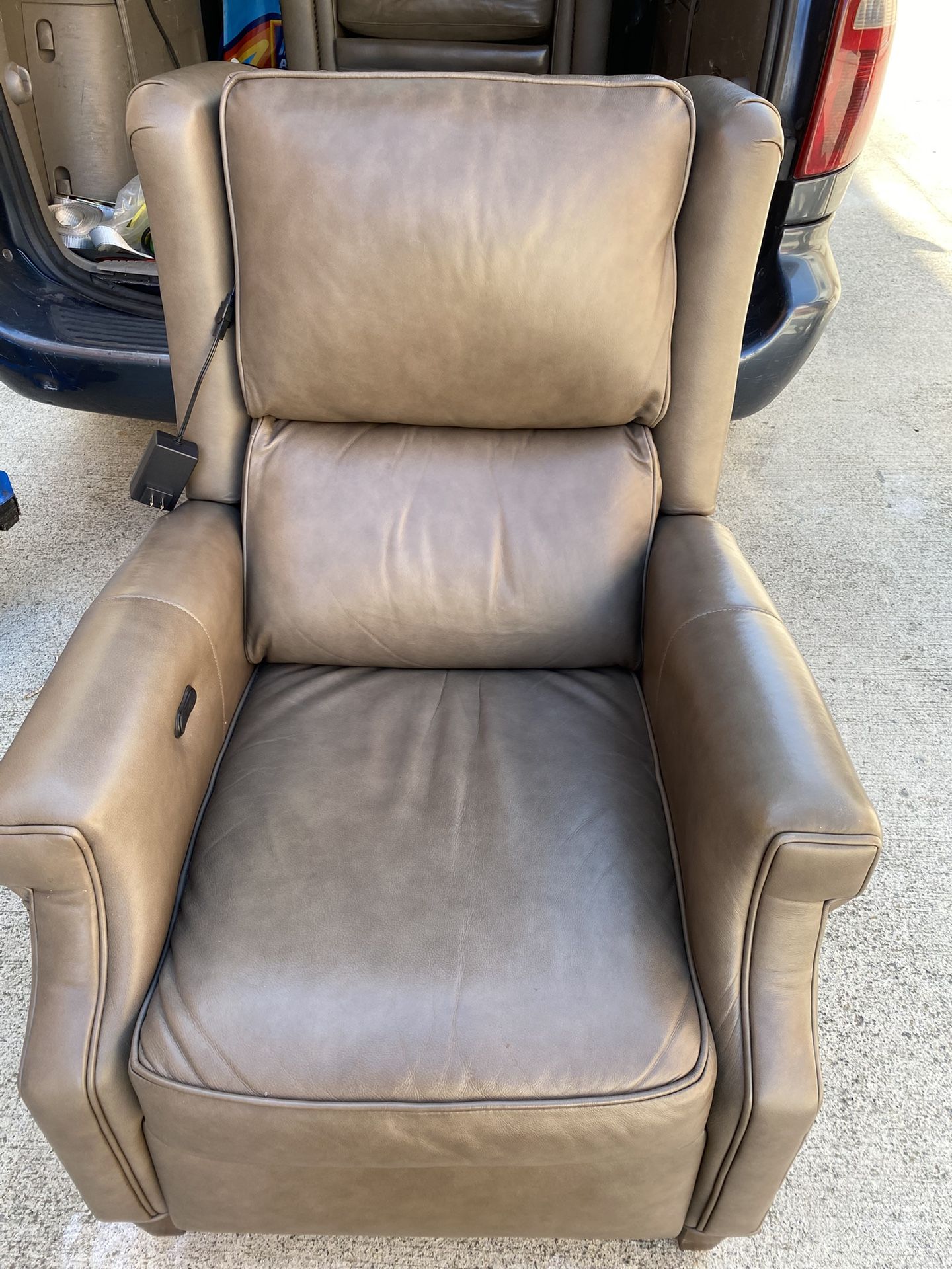 Automatic Reclinable Leather Sofa